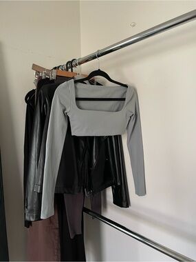 3/$15 Activewear Long Sleeve Crop Blue Gray